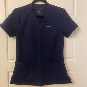 Jaanuu Women’s Relaxed 3-Pocket Top